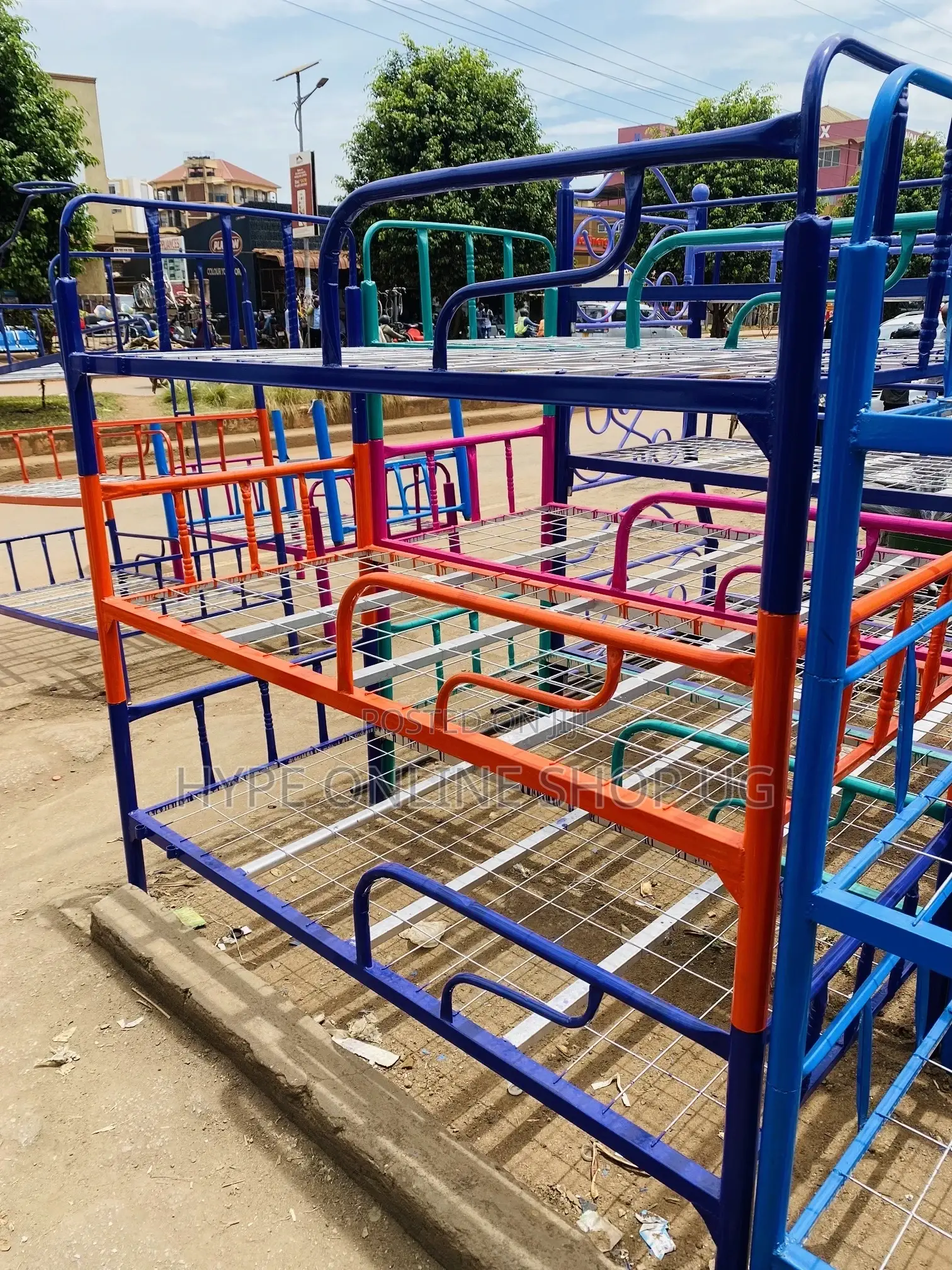 Different Colours Decker Beds