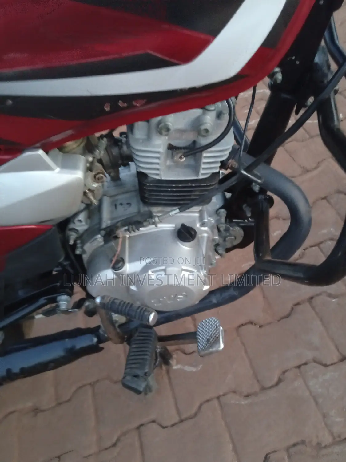 TVS HLX 125 2022 Red