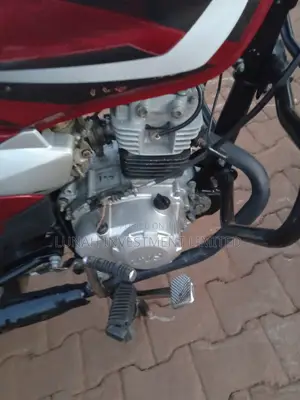 TVS HLX 125 2022 Red