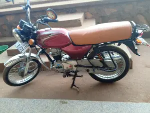 New Bajaj Boxer 2022 Red