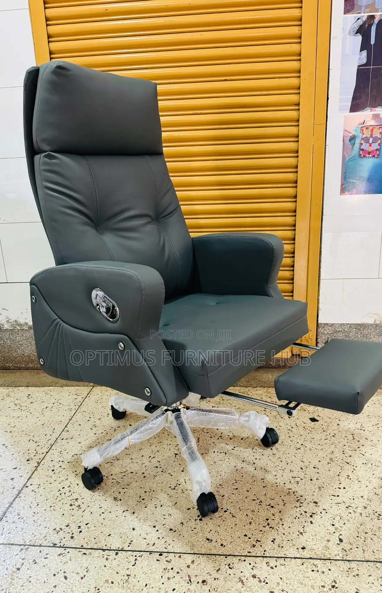 Office Chair (Gray)
