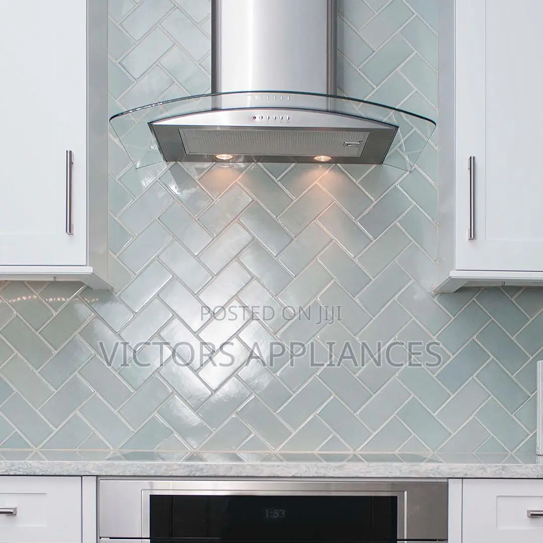 Geepas Curved Glass Chimney Hood