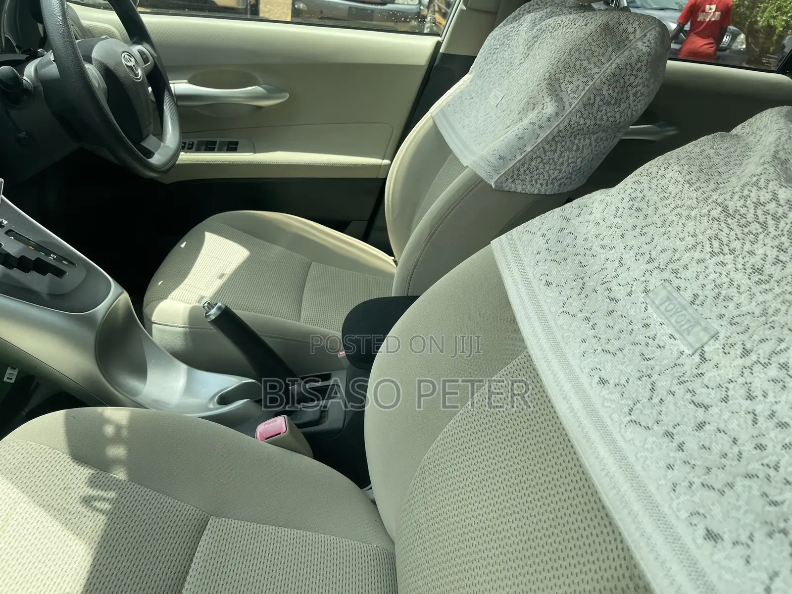 Toyota Auris 2011 Silver