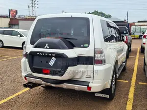 Mitsubishi Pajero V90 3.2 DI-D GL 2015 White
