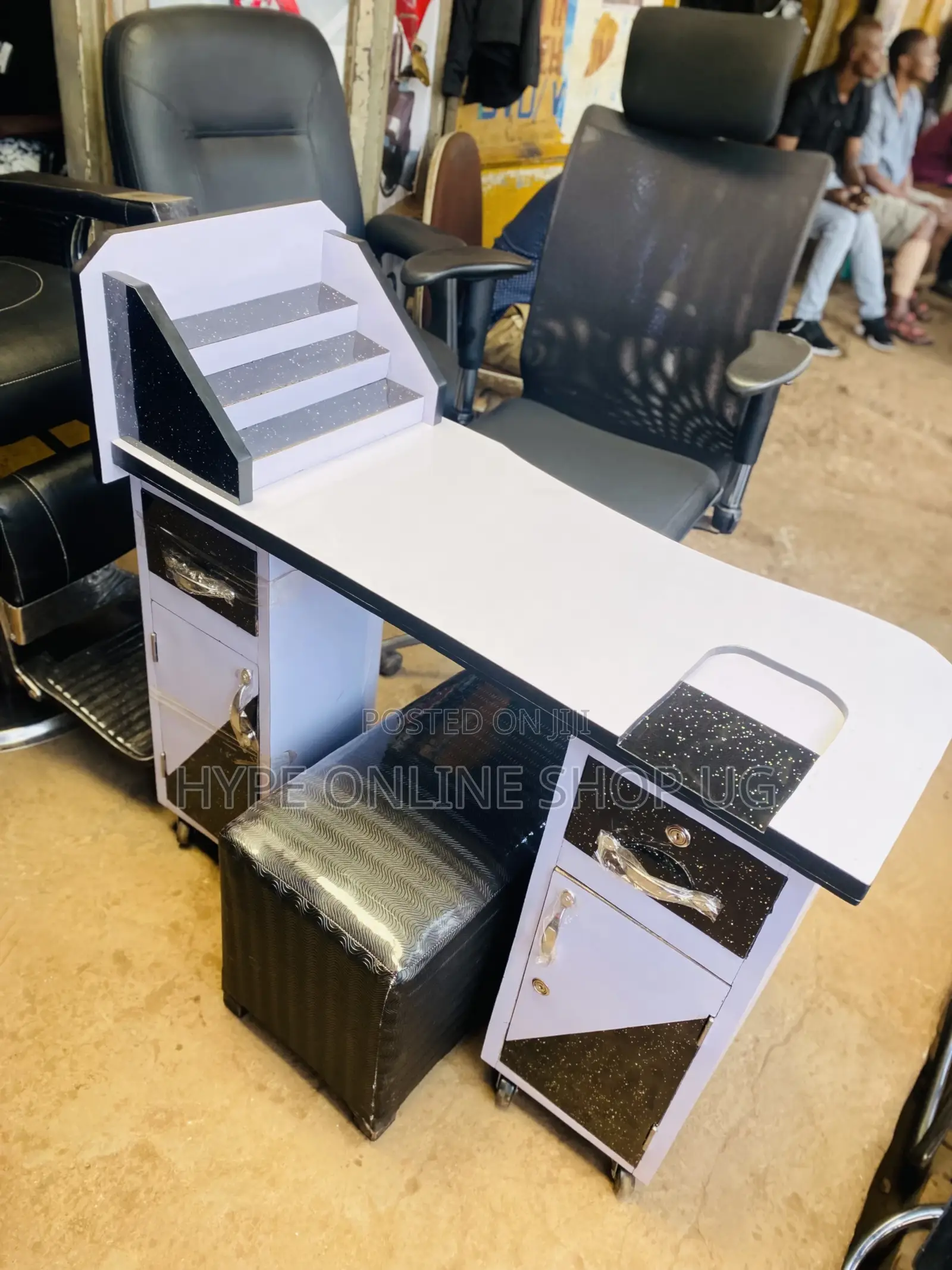Cutex Salon Table and Hair