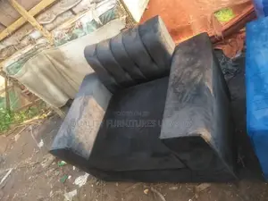 Single Seater Sofa Set in Black Color