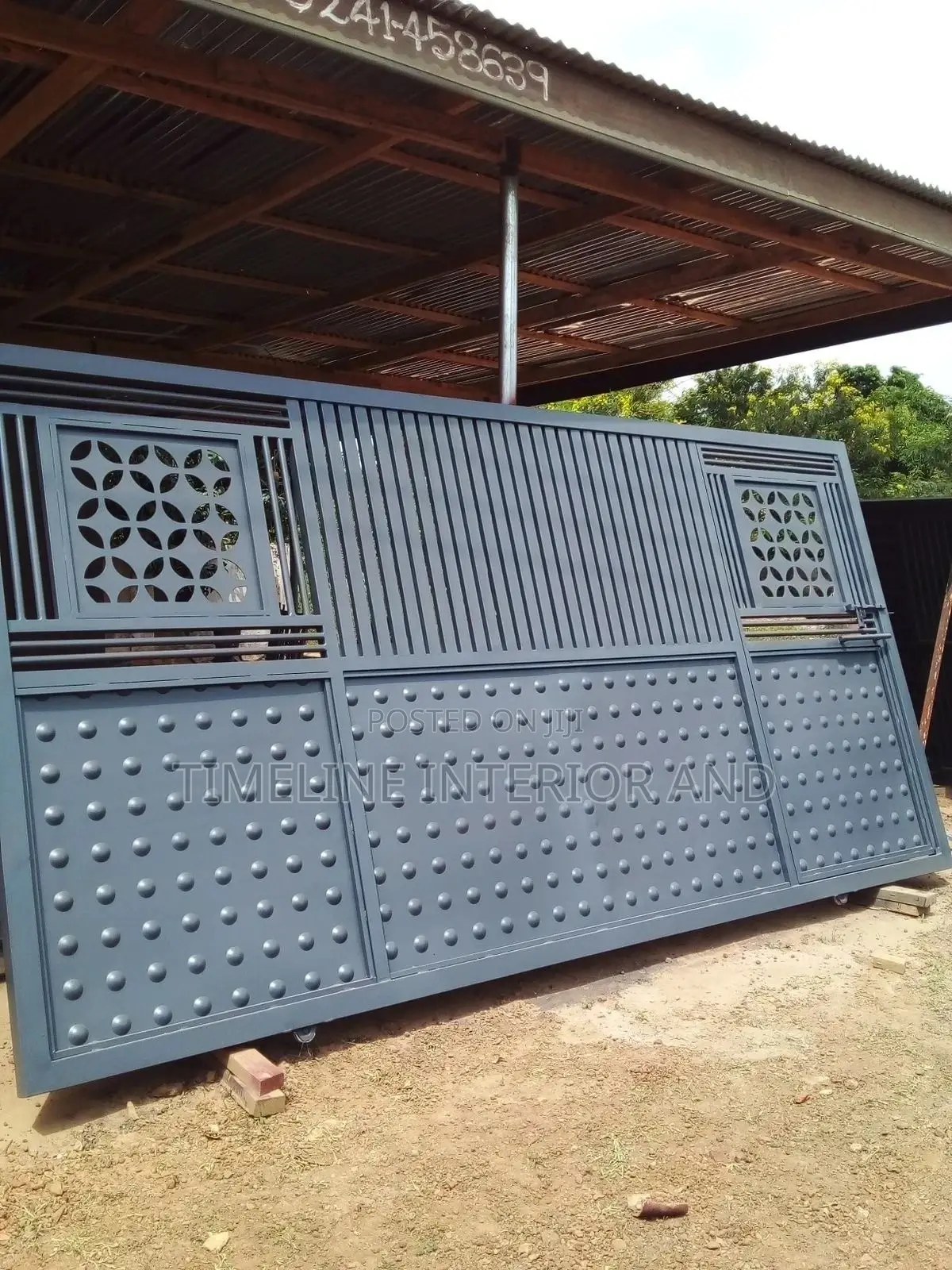 Metallic Gate With CNC Design
