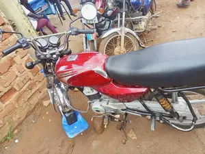 Bajaj Boxer 100 2020 Red