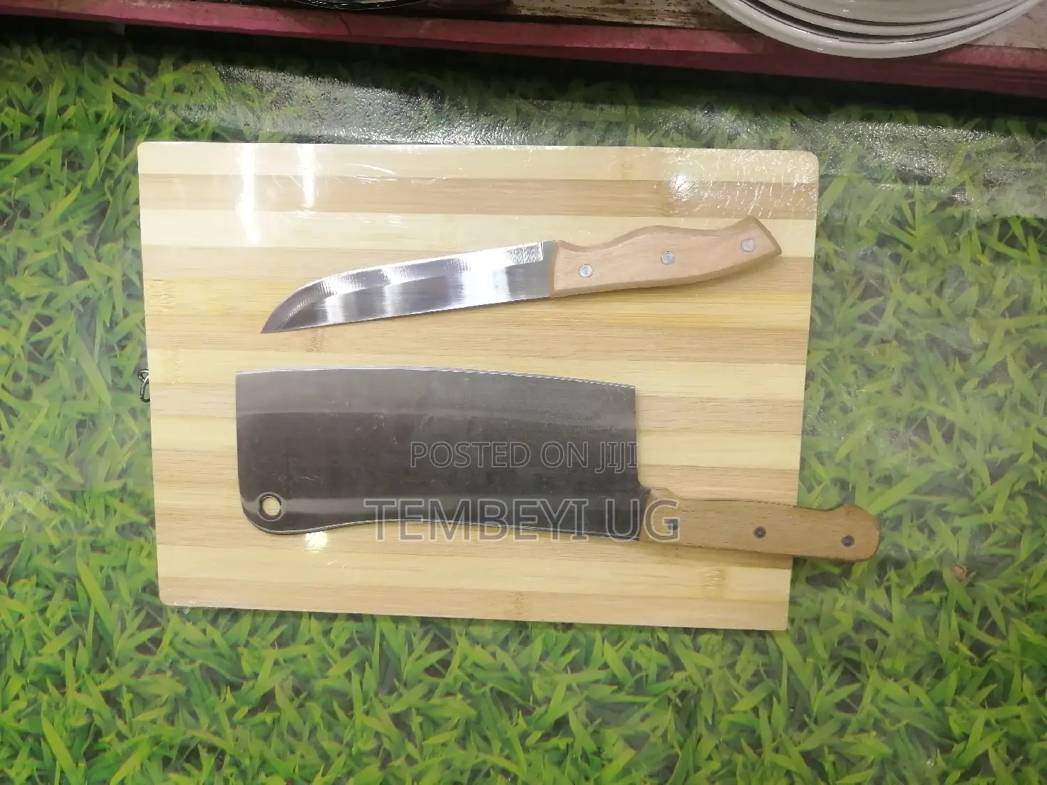 Set of Bamboo Chopping Board, and Kitchen Knives