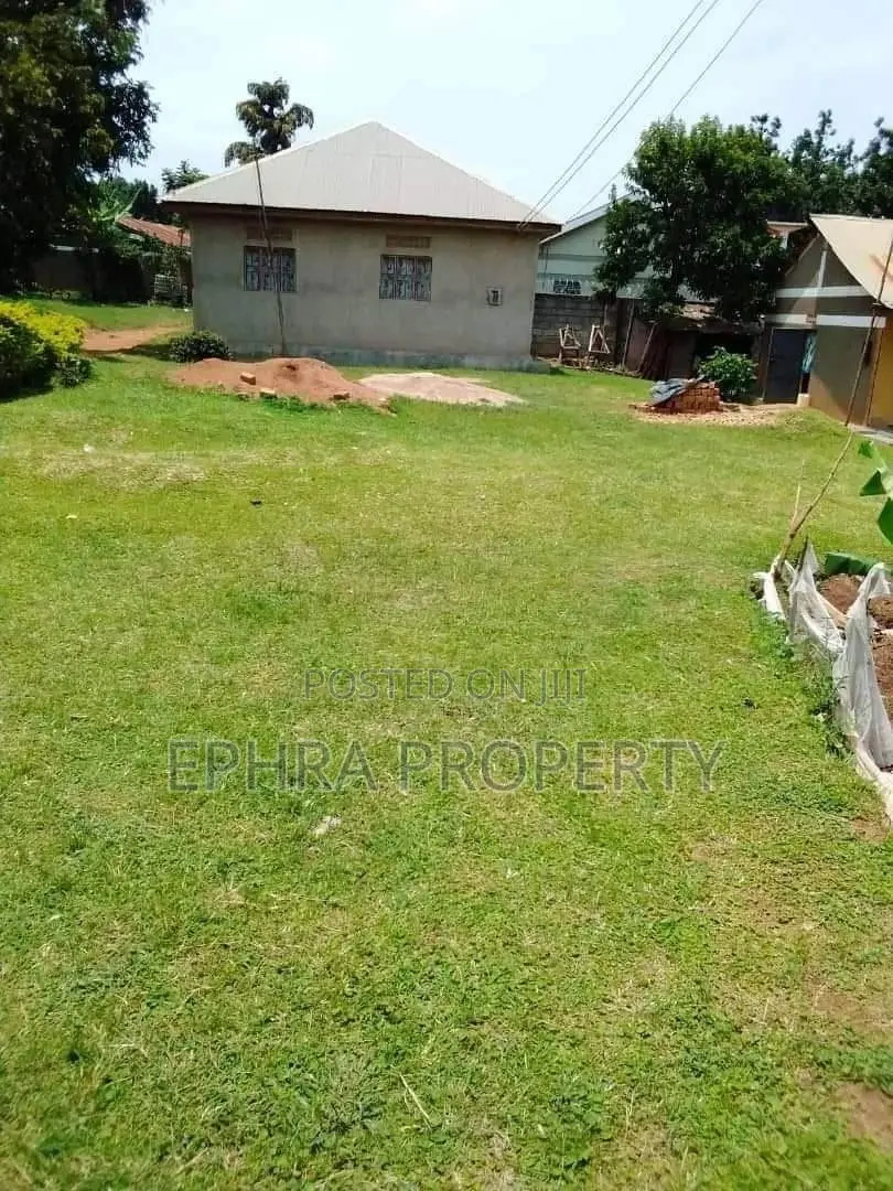 23 Decimals in Entebbe Kitubulu Near Ssese Gateway Beach