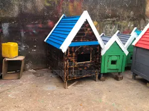What and Blue Dog House Available for Dog