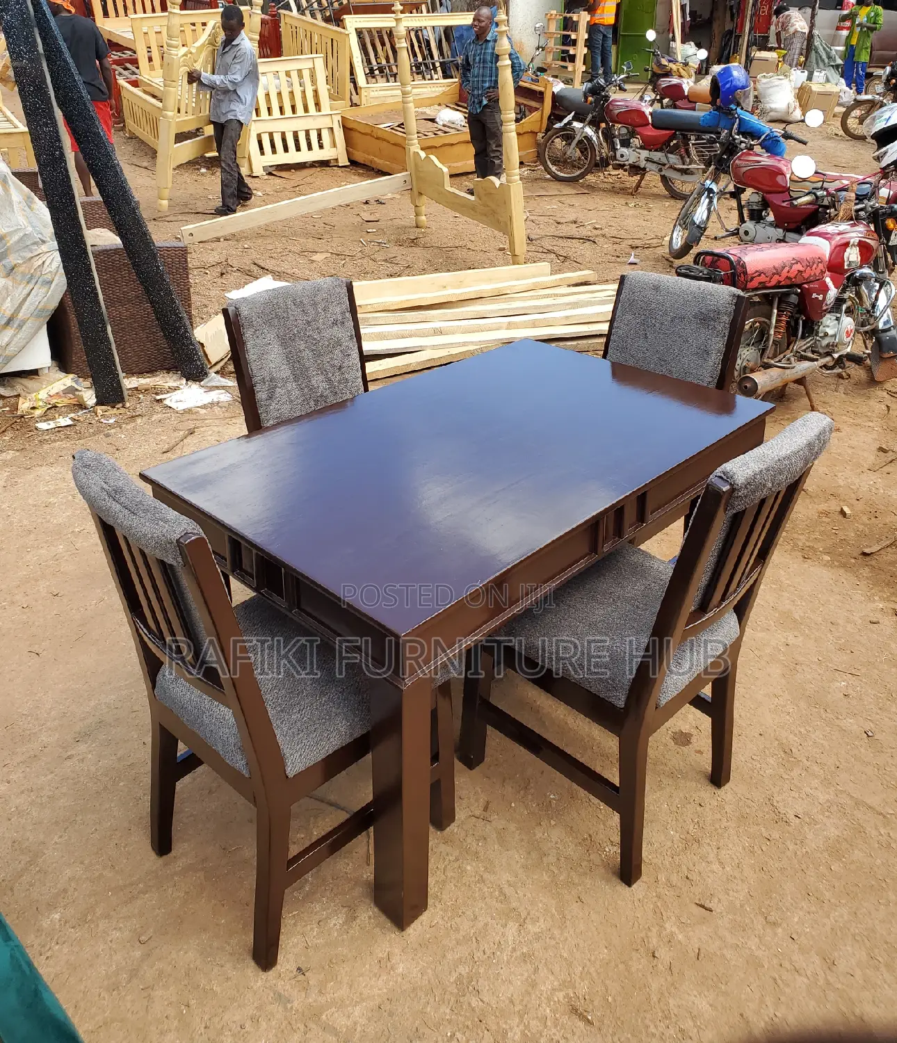 Wooden Dinning Table / 4seaters / Best / Furniture / Dining