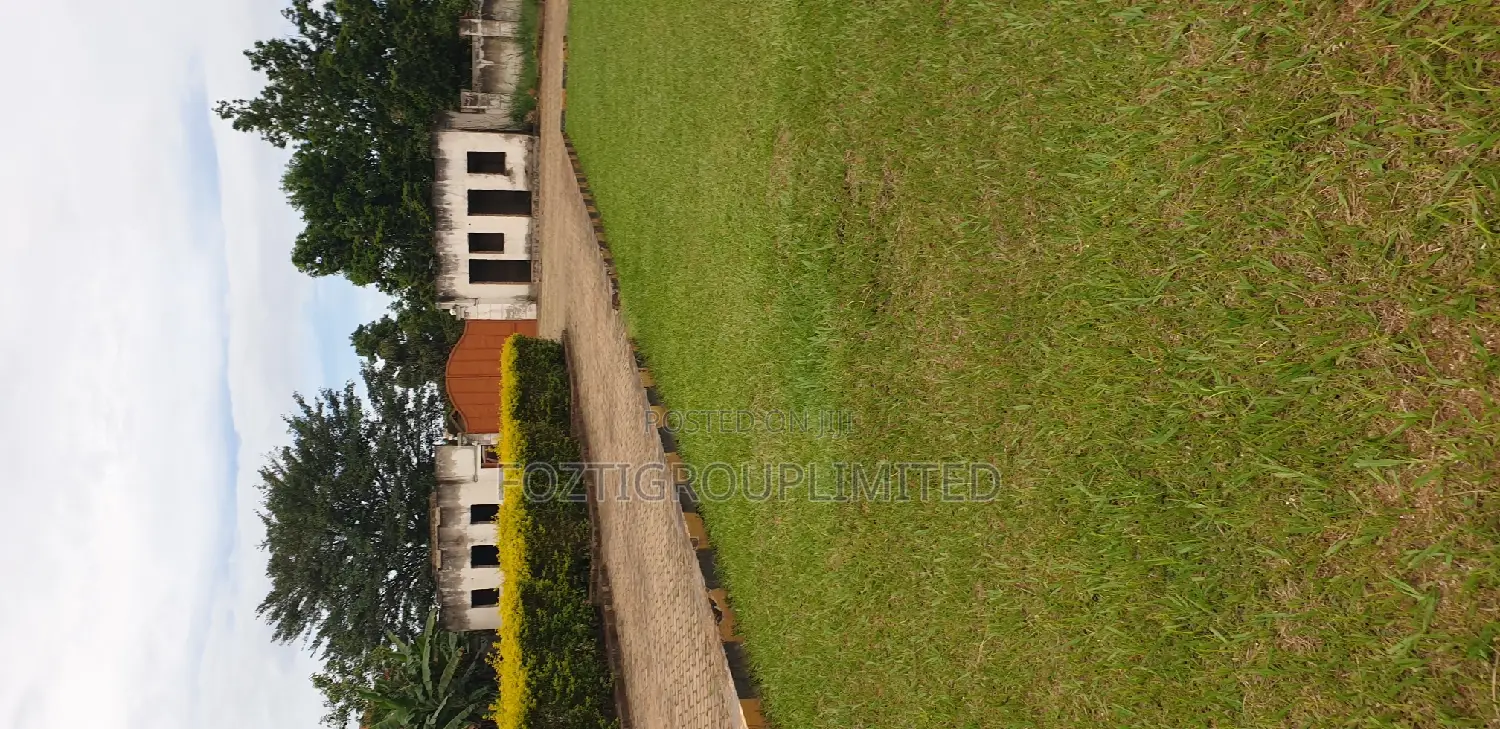 Furnished 5bdrm Villa in Makindye for sale