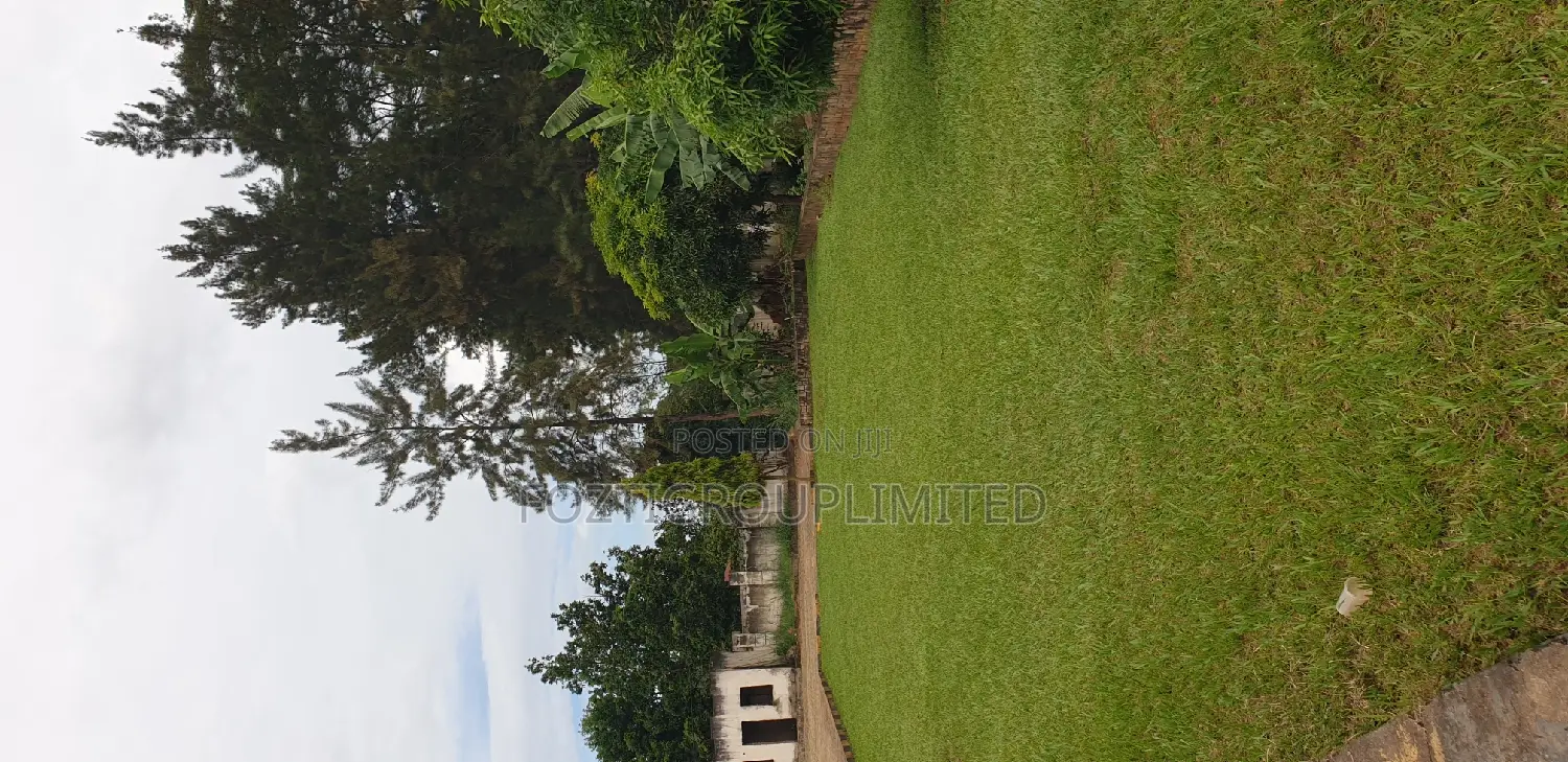 Furnished 5bdrm Villa in Makindye for sale