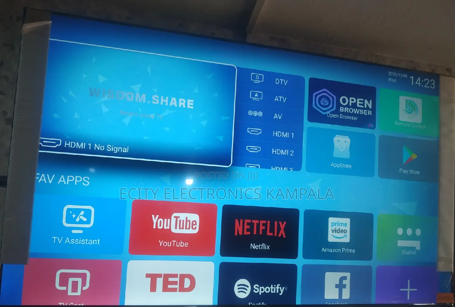 It's 65"Inch Smart TV Lg