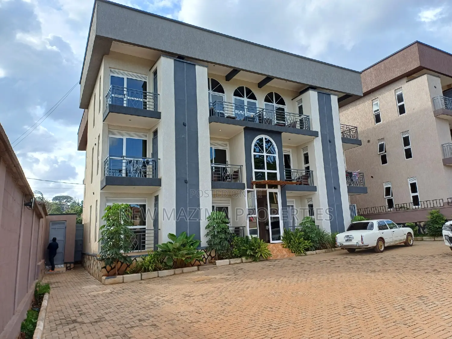 Furnished 1bdrm Block of Flats in Muyenga Heights, Division A for rent