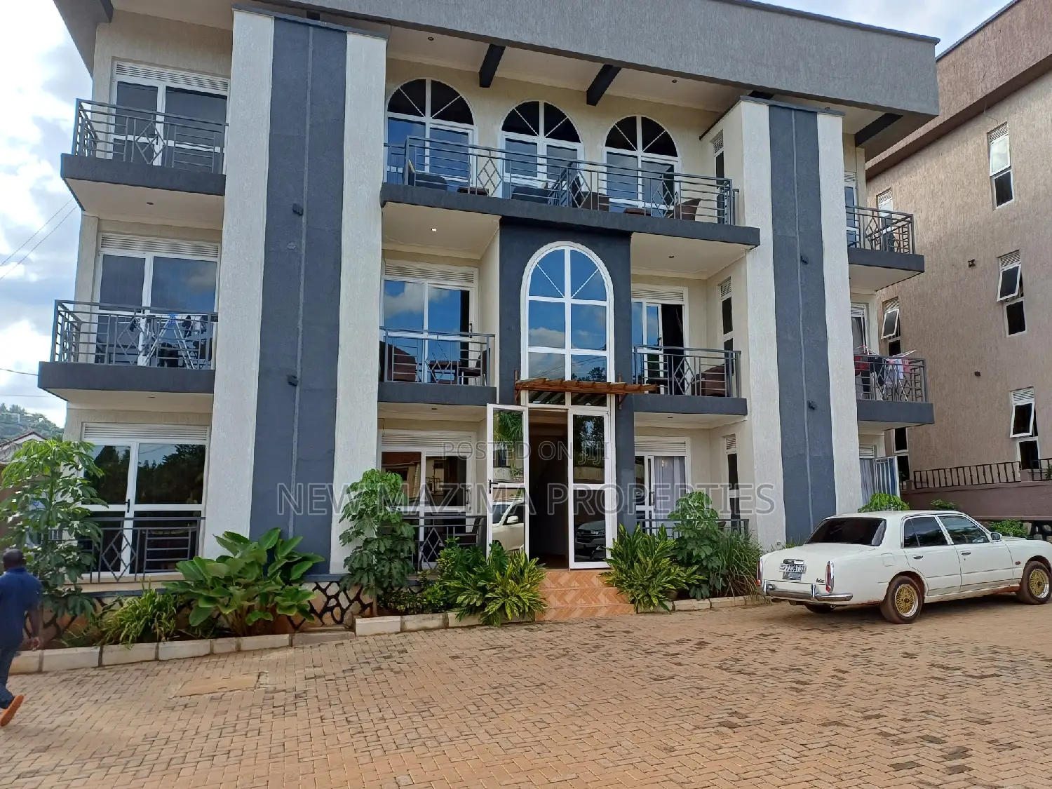 Furnished 1bdrm Block of Flats in Muyenga Heights, Division A for rent