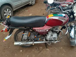 Bajaj Boxer 100 2019 Red