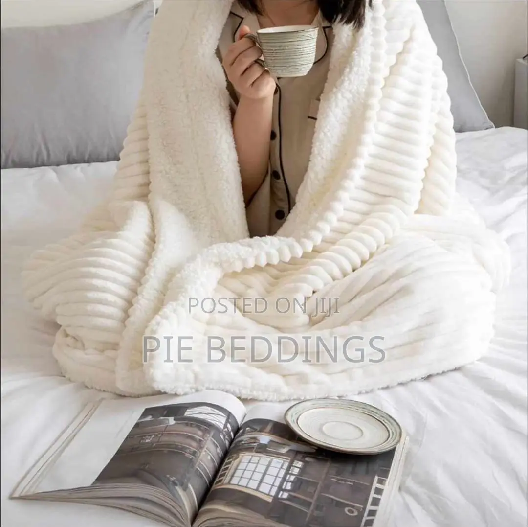Soft and Quality Throws / Throw Blankets