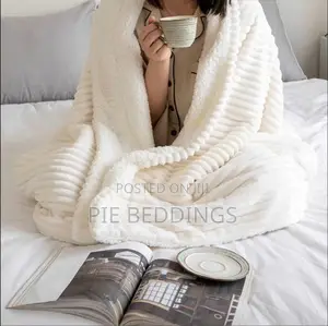Soft and Quality Throws / Throw Blankets