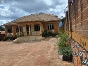 3bdrm Bungalow in Buziga Heights, Division A for sale