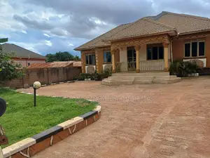 3bdrm Bungalow in Buziga Heights, Division A for sale