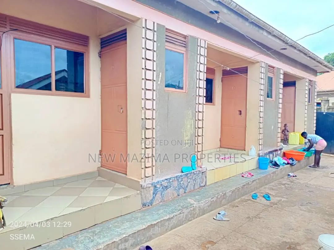 3bdrm House in Bulenga Town, Division A for sale
