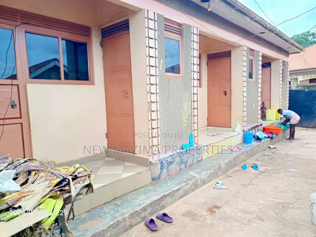 3bdrm House in Bulenga Town, Division A for sale