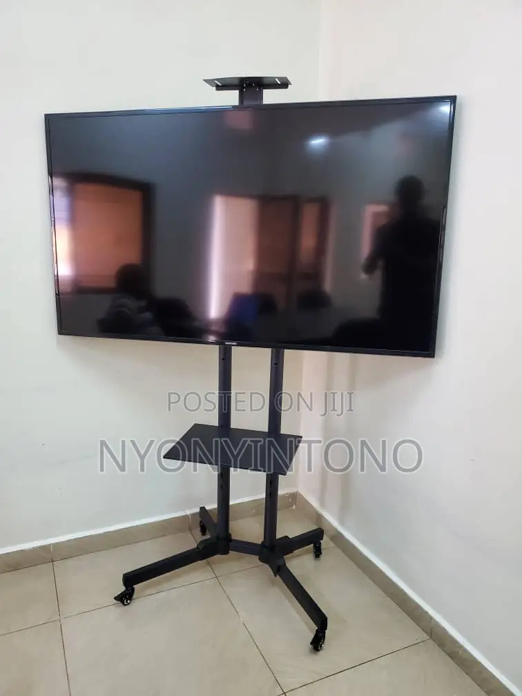 Metallic Conference Plasma Tv Stand Can Hold Up to 65"