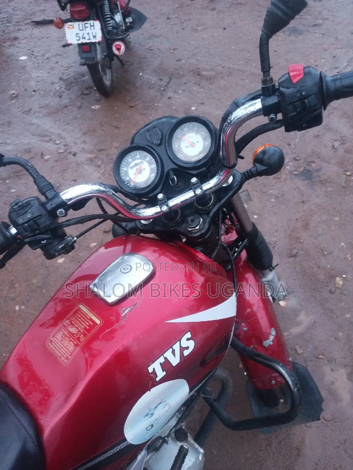 TVS HLX 125 2023 Red