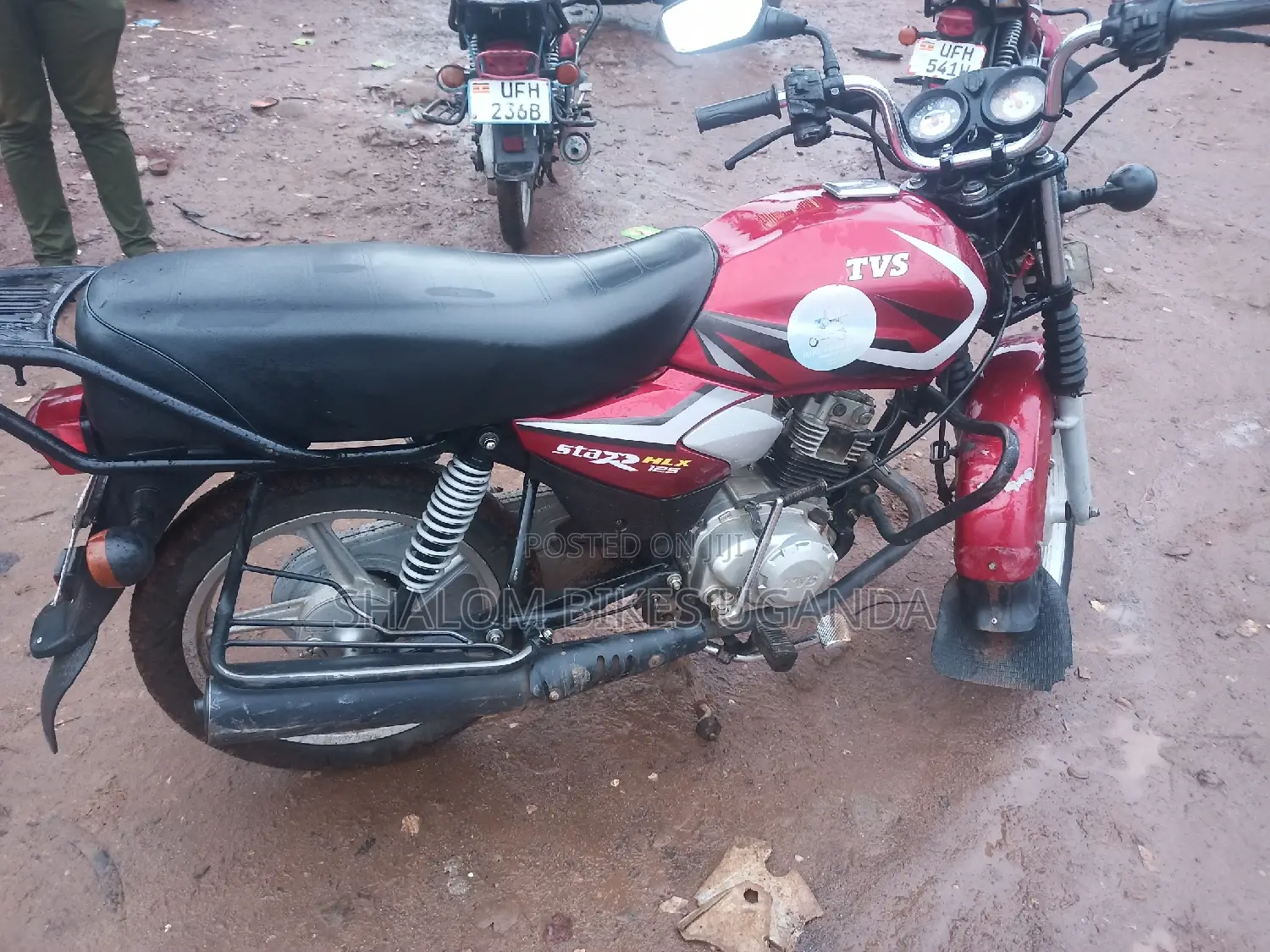 TVS HLX 125 2023 Red
