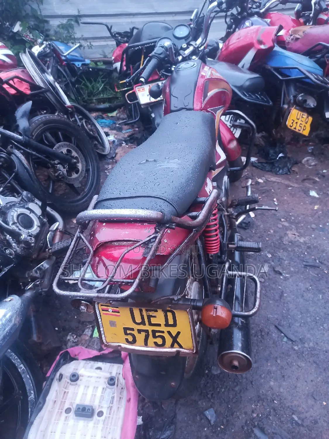 Mahindra Centuro 2014 Red