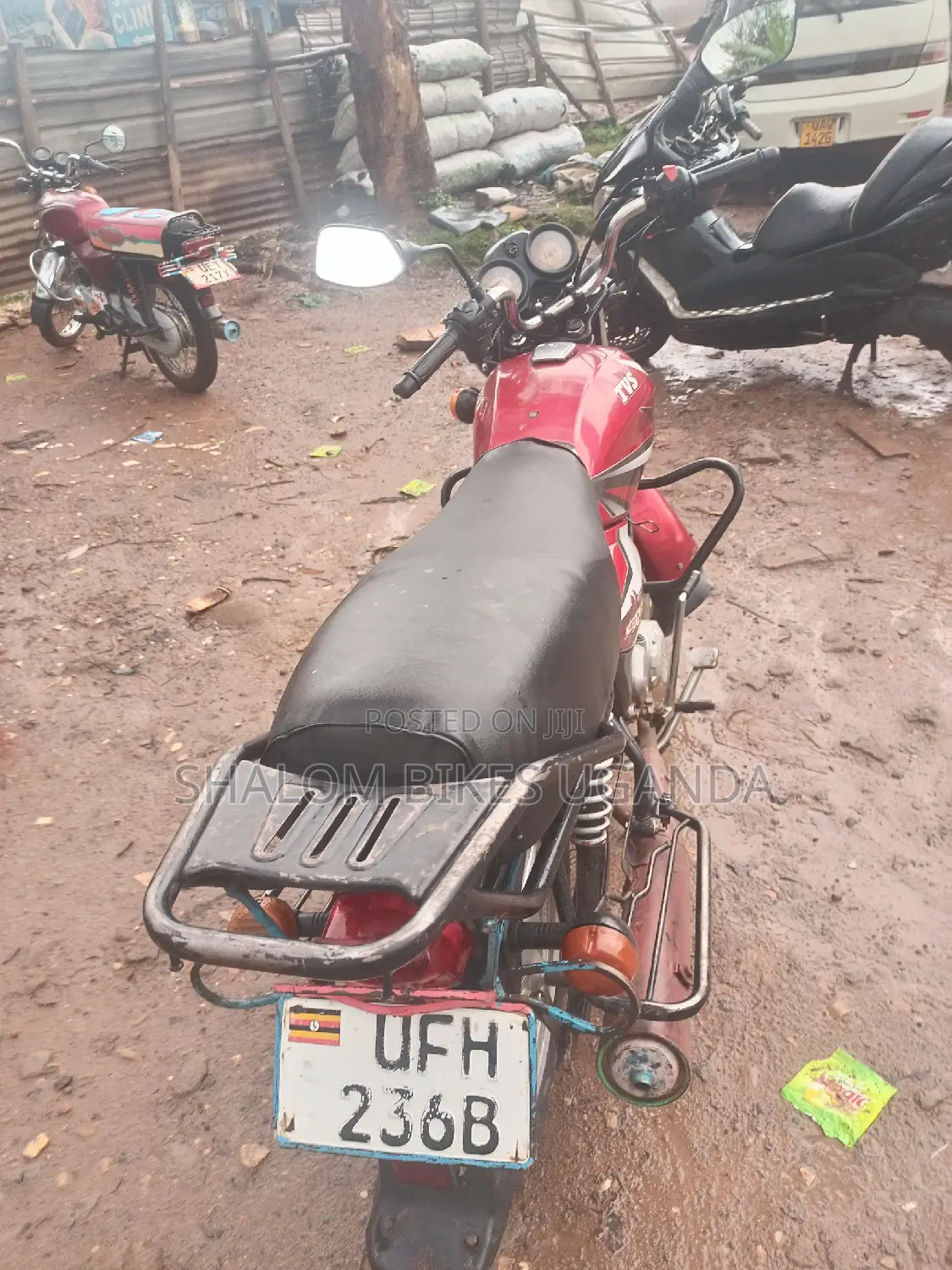 TVS HLX 125 2022 Red