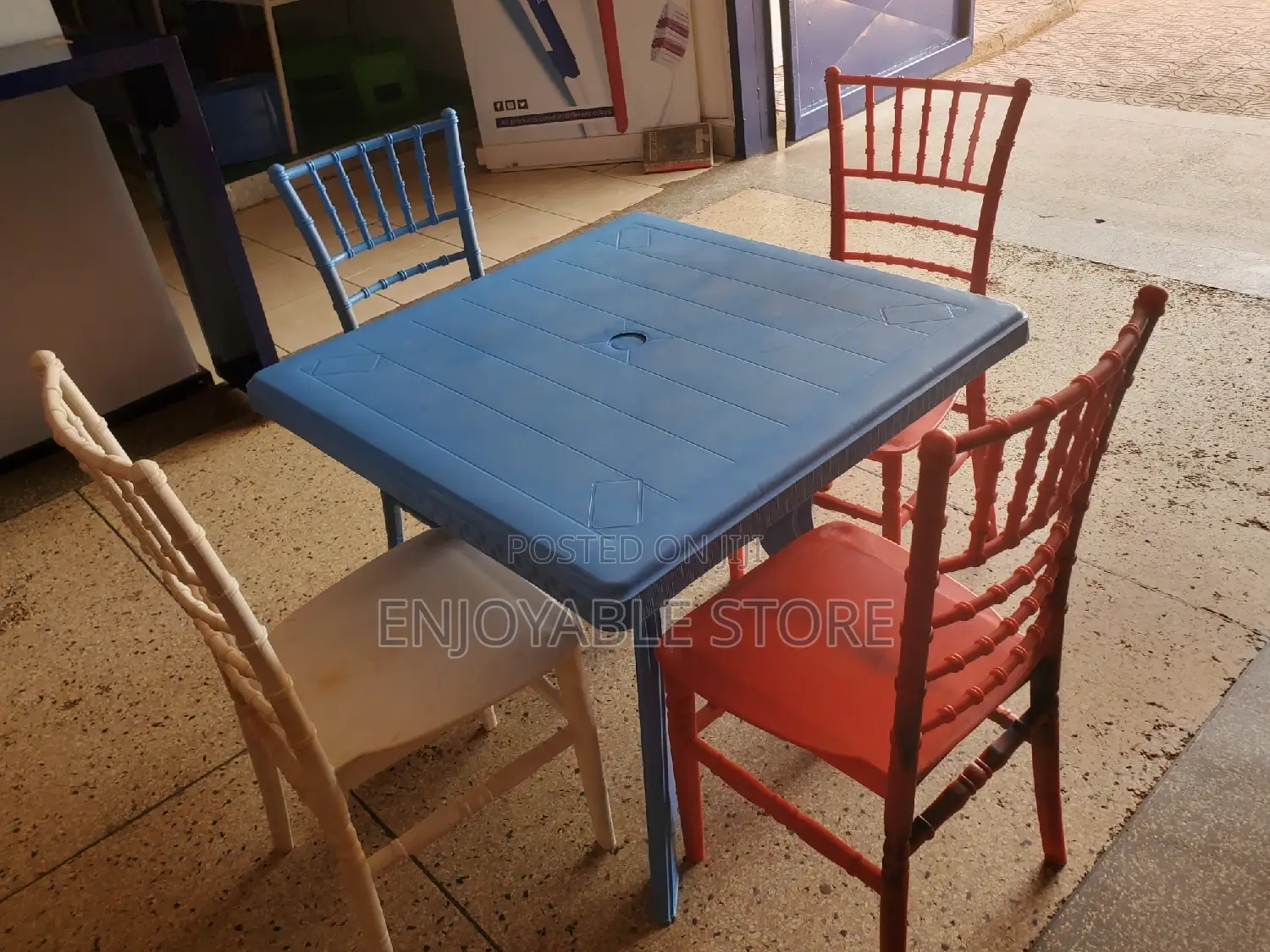 Bar and Restaurant Plastic Table and VIP Chairs