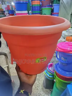 Photo - Clay Brown Flower Pots