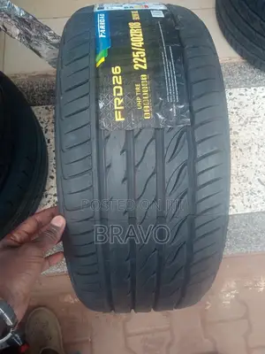 225/40r18 Farroad 26.