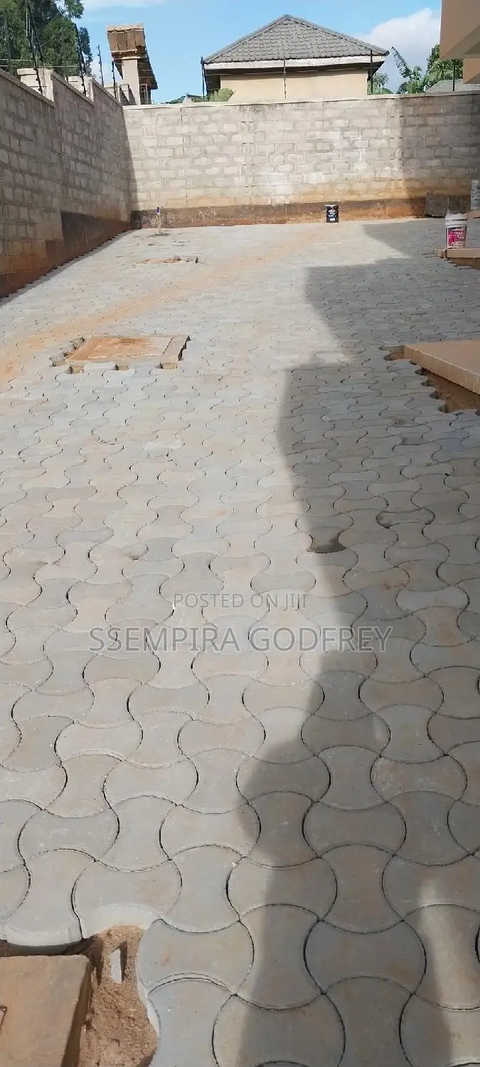 Proffesional Engineer in Pavers and Gardens