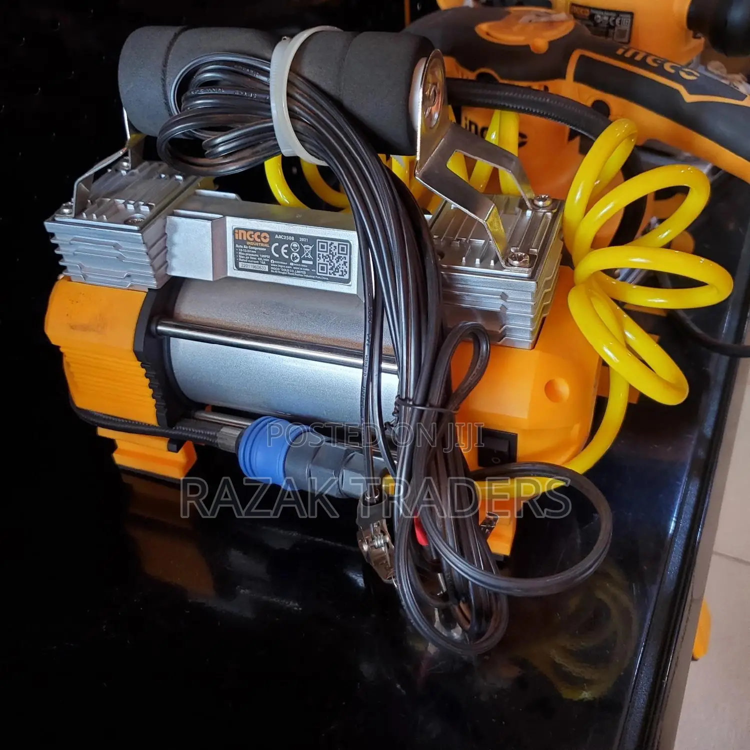 Ingco Auto Air Compressor 12V 18A AAC2508