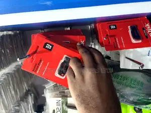 32GB Sandisk Cruzer Blade Drive