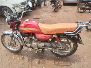 Hero Dawn 100 2015 Red