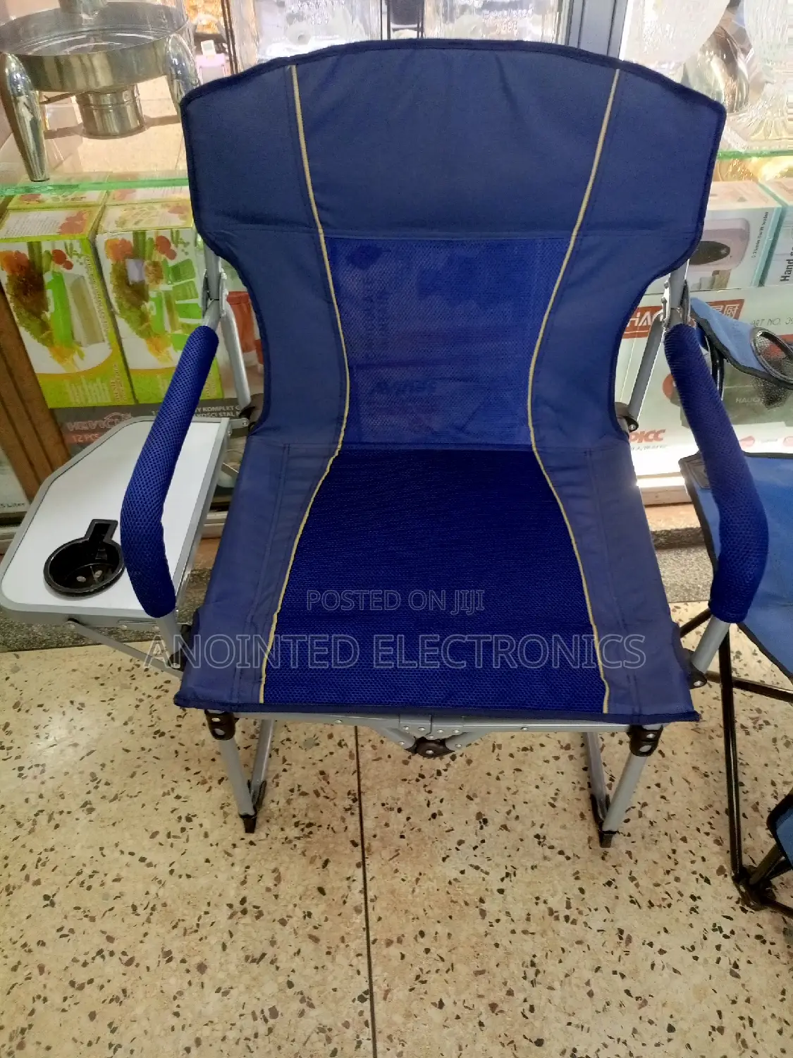 Foldable Chair With a Side Cup