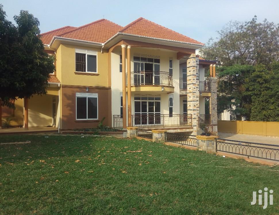 Bunga 7star House Facing Lake Victoria on Sell