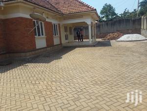 Namugongo 25 Decimals Big House for Sale to Faster Buyers