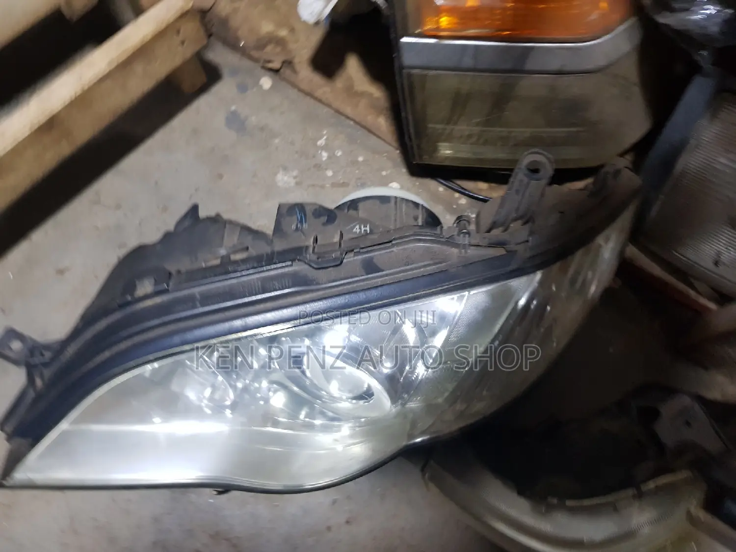 Headlamps for Subaru Legacy 2006