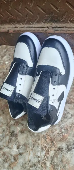 Sports Shoes