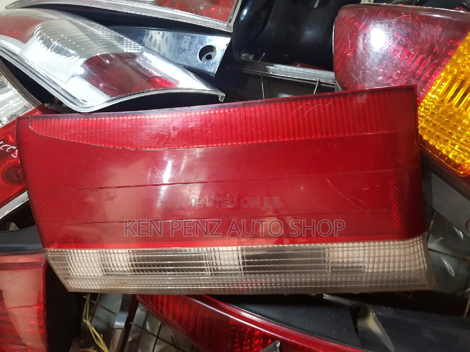 Reflector for Toyota Regius