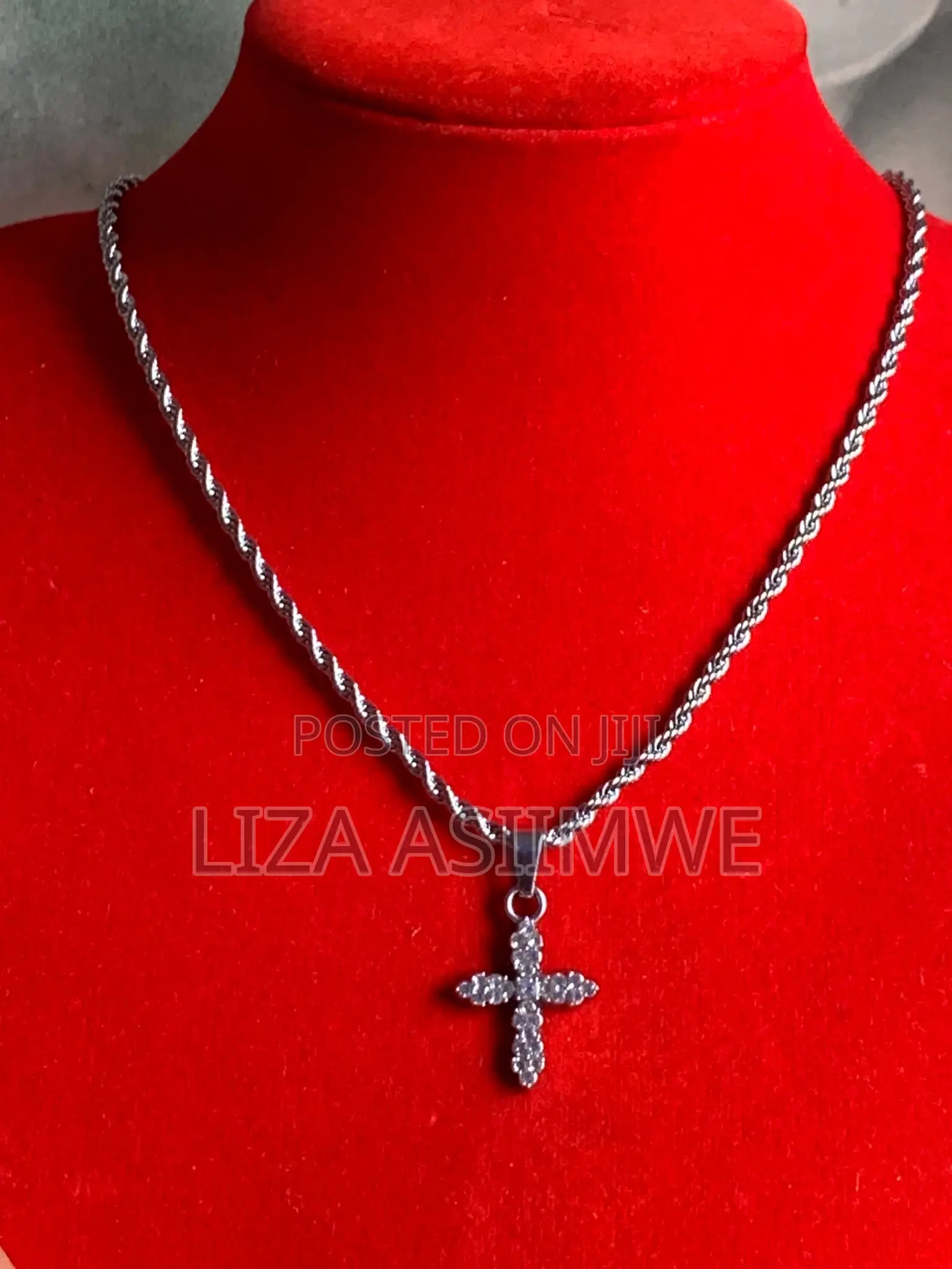 Simple Necklaces With a Cross Pendant