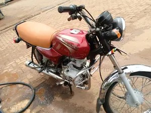 Bajaj Boxer 100 2021 Red