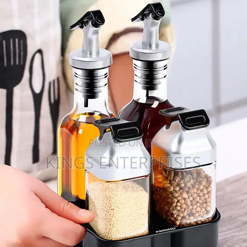 2pcs of Oil Dispensers and Salt Shakers Set
