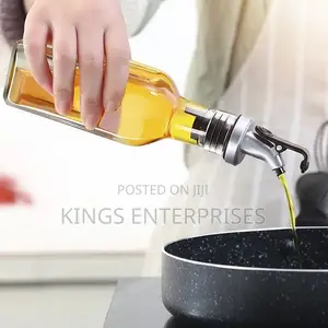 2pcs of Oil Dispensers and Salt Shakers Set